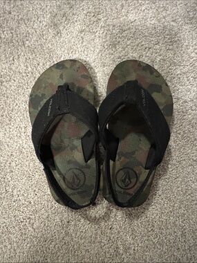 Volcom Kids Black Strap Camo Flip Flops